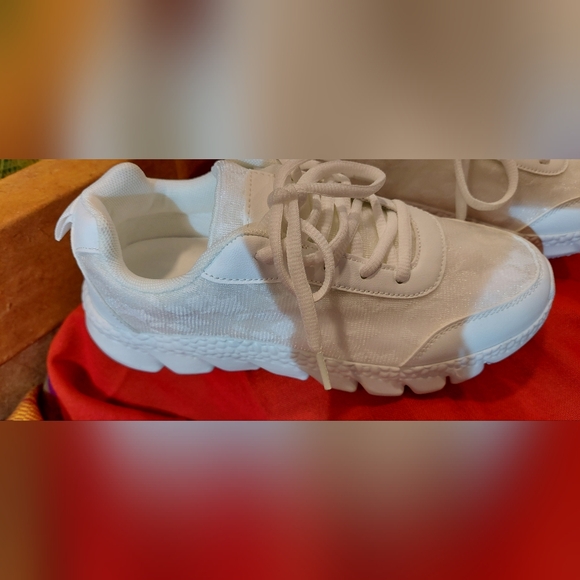 Classic White Women's Sneakers - Picture 4 of 7